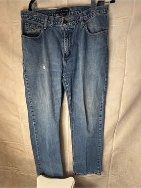 Tommy Hilfiger Men's Medium Wash Straight Jeans